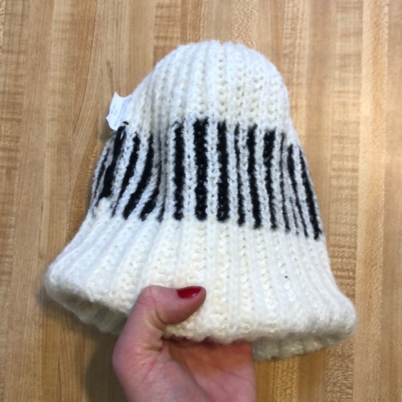 White and Black Winter Hat - Picture 5 of 8
